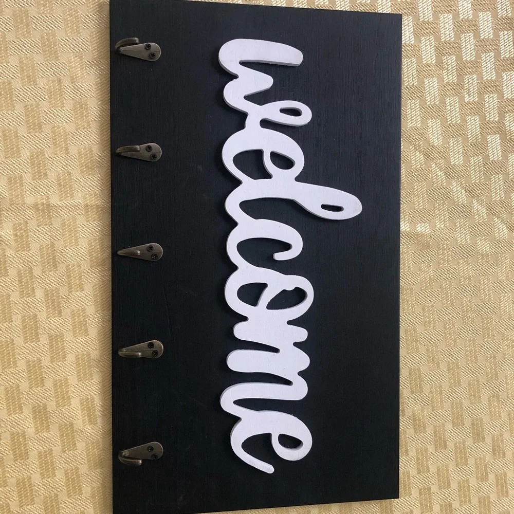 Wooden Welcome Key Holder Wall Sign w/ 5 Key Hooks
